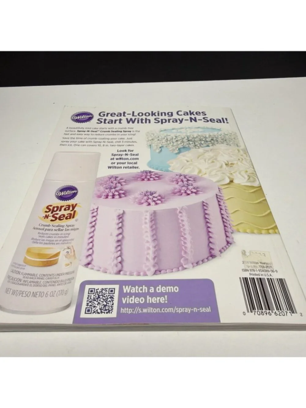 Lot of 3 Cake Decorating Books - Sugar Roses, Wilton Yearbook, Novelty Cakes